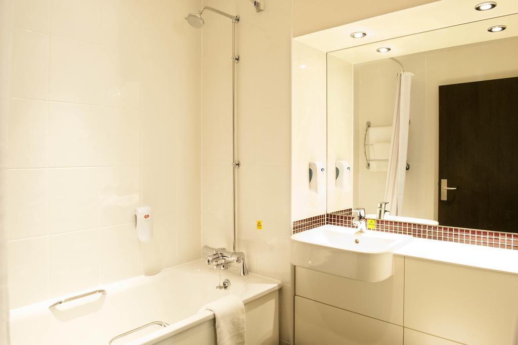 Premier Inn Dunfermline Luaran gambar