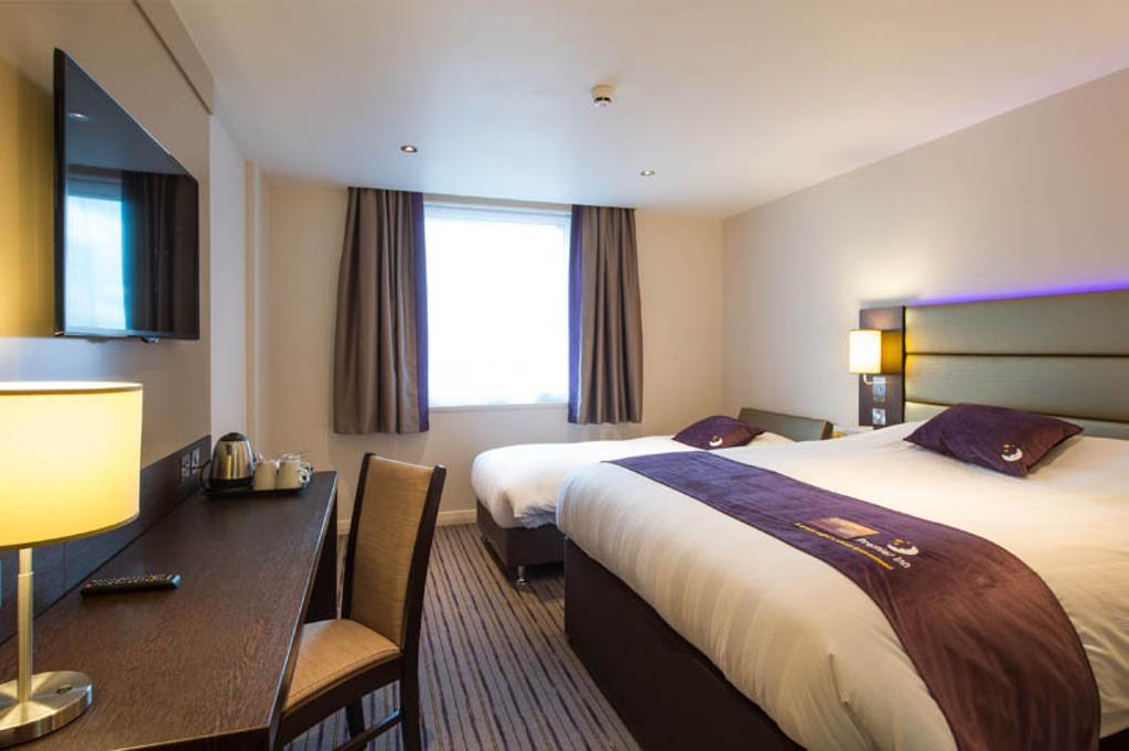 Premier Inn Dunfermline Bilik gambar