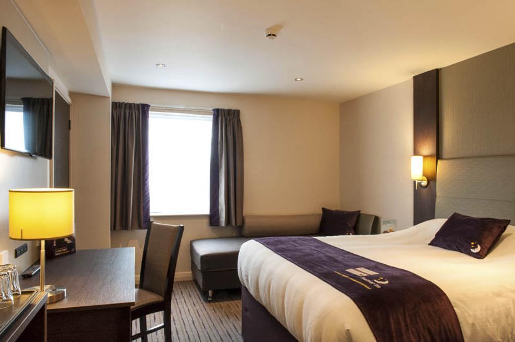 Premier Inn Dunfermline Bilik gambar