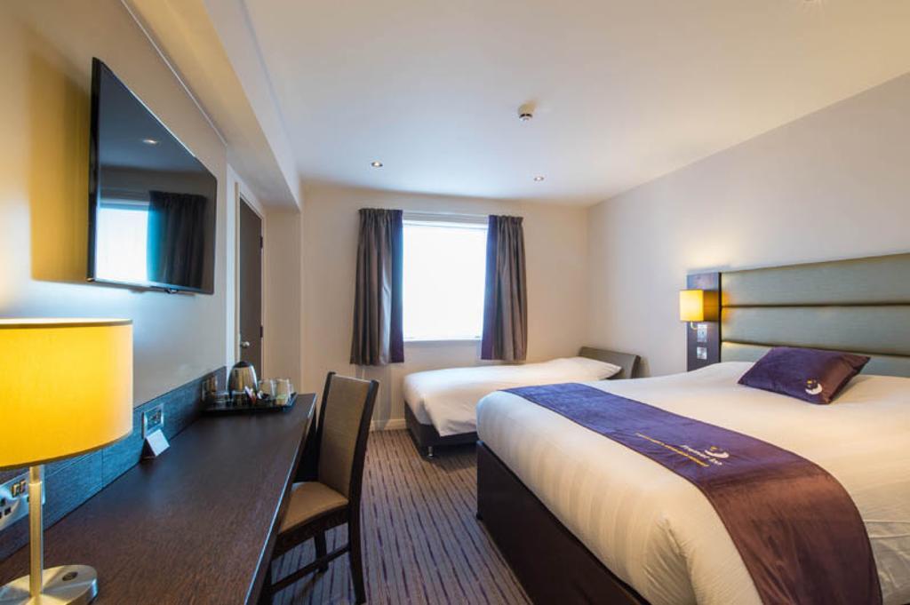Premier Inn Dunfermline Bilik gambar